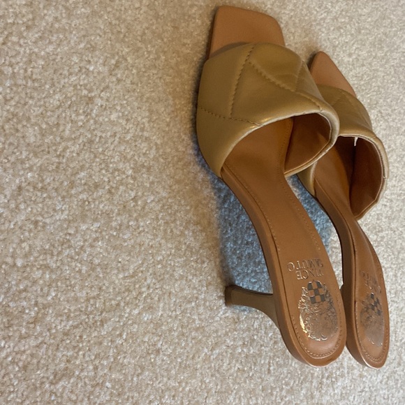 Vince camuto slip on shoes.  Stylish!  Can be worn with anything! - Picture 2 of 5